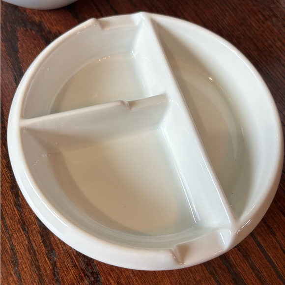 Our Table Ceramic Noodle Bowl with Lid and sauce compartments new - Picture 3 of 6